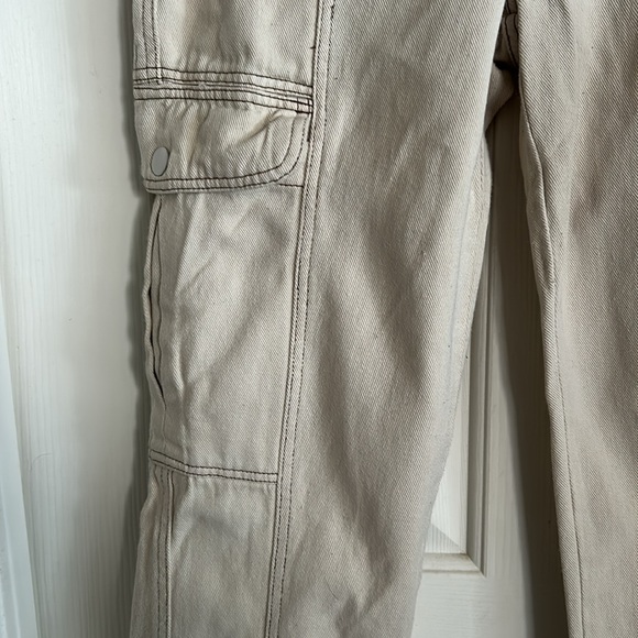 Full Tilt Ivory Cargo Jeans. - Picture 3 of 6